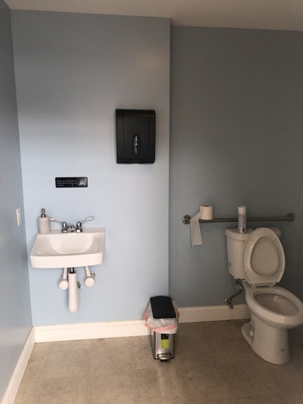 More Photos Of 112 Fulton Ave, Hempstead Freestanding For Lease