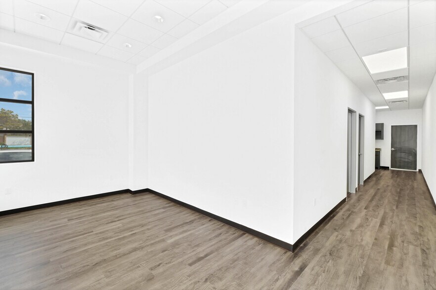 More Photos Of 12280 Broadway St, Pearland Office For Lease