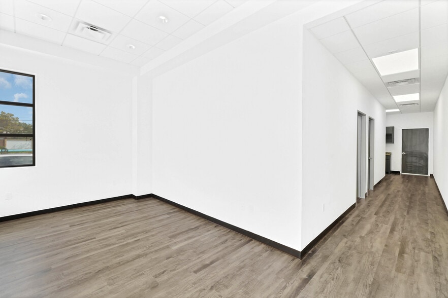 More Photos Of 12280 Broadway St, Pearland Office For Sale