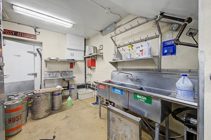 More Photos Of 2827 E Bell Rd, Phoenix Restaurant For Sale