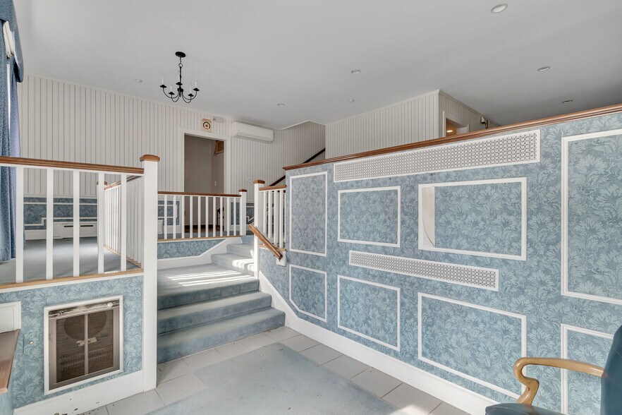More Photos Of 786 Mount Auburn St, Watertown Funeral Home For Sale