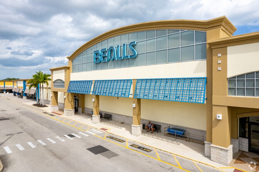 More Photos Of 204-284 E Eau Gallie Blvd, Indian Harbour Beach General Retail For Lease