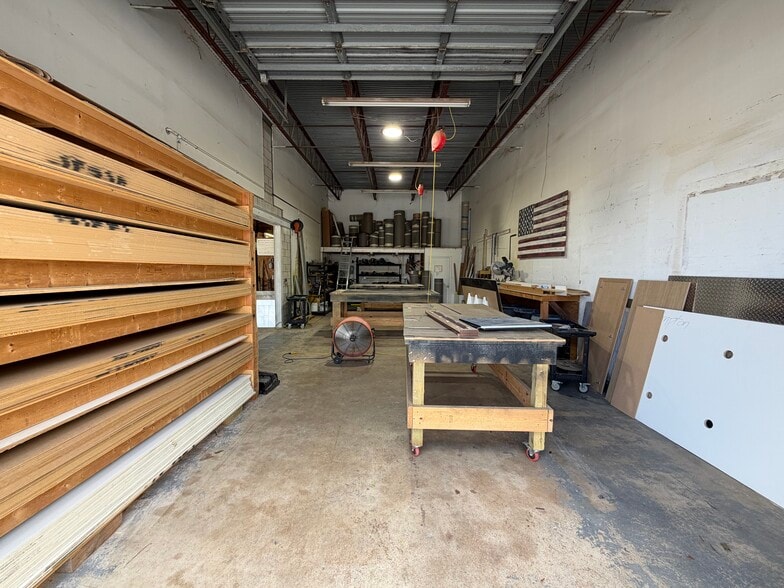 More Photos Of 603 Commerce Way E, Jupiter Warehouse For Lease