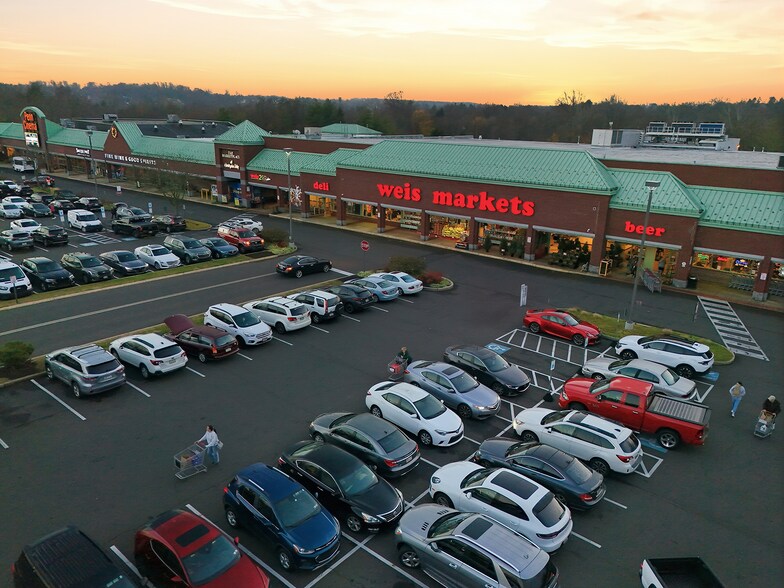 More Photos Of 2010 County Line Rd, Huntingdon Valley Storefront For Sale