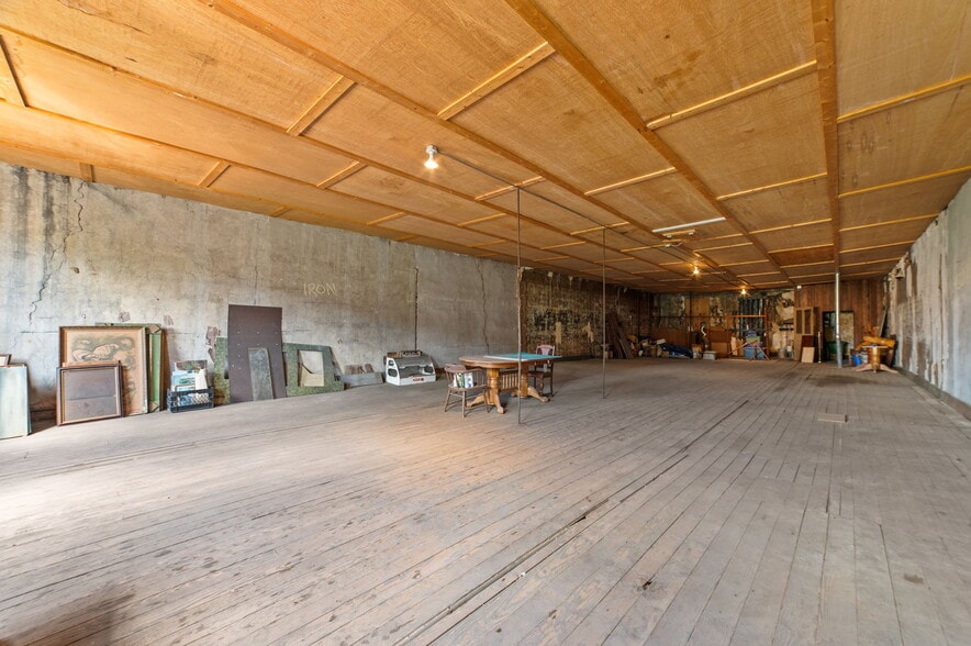 More Photos Of 115 N Queen St, Kinston General Retail For Sale