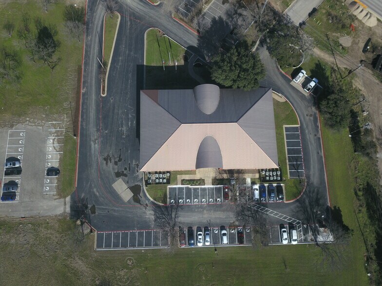 More Photos Of 912 Bastrop Hwy, Austin Office For Lease