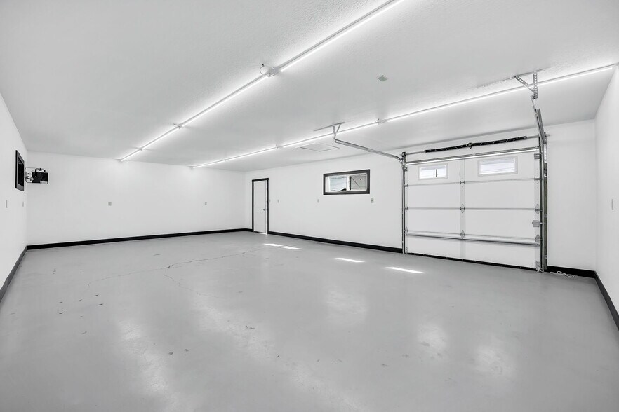 More Photos Of 624 S 29th St, Colorado Springs Light Manufacturing For Sale