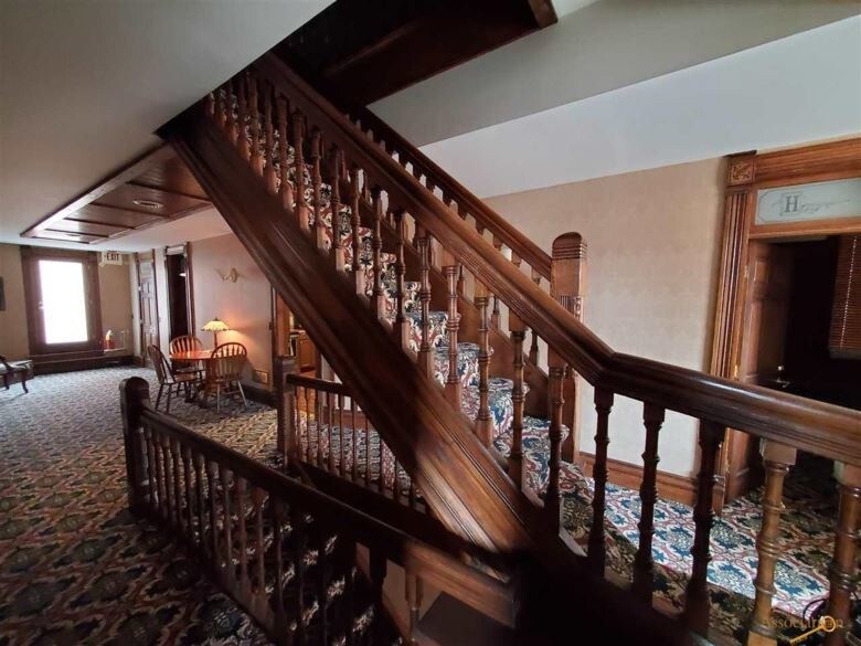 More Photos Of 305 W Main St, Lead Restaurant For Sale