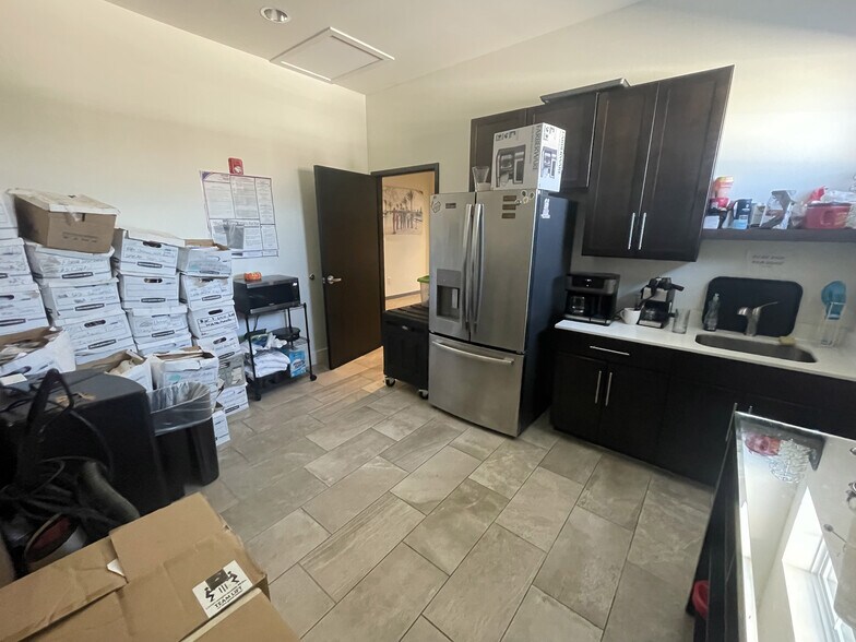 More Photos Of 116 Kenny Blvd, Haines City Loft Creative Space For Lease