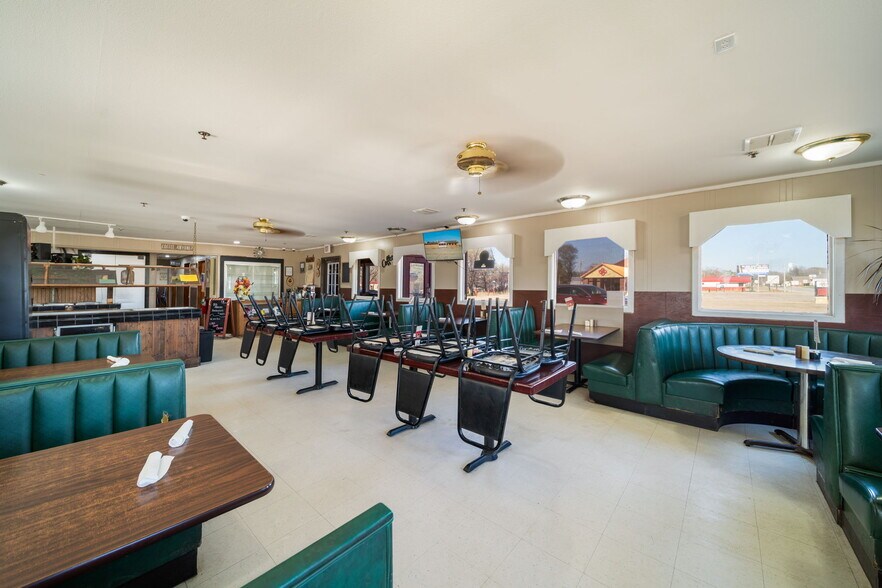 More Photos Of 704 W Conner Ave, Fairland Restaurant For Sale