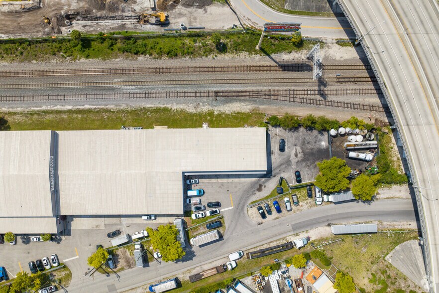 More Photos Of 18227-18243 NE 4th Ct, Miami Unknown For Lease