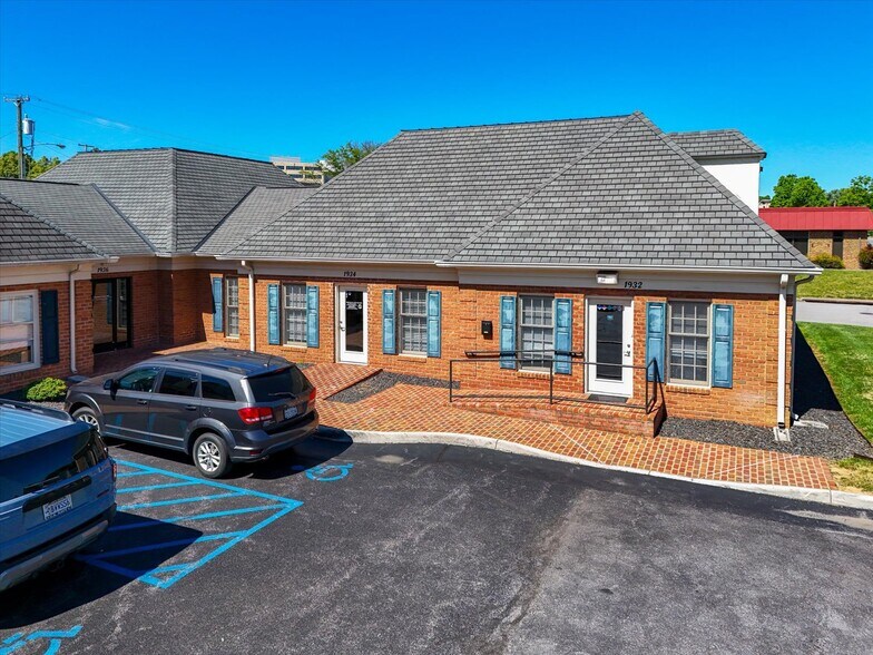 More Photos Of 1932-1940 Braeburn Dr, Salem Medical For Lease