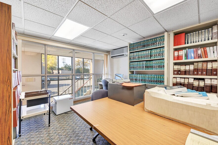 More Photos Of 414 S Jefferson St, Green Bay Office For Sale