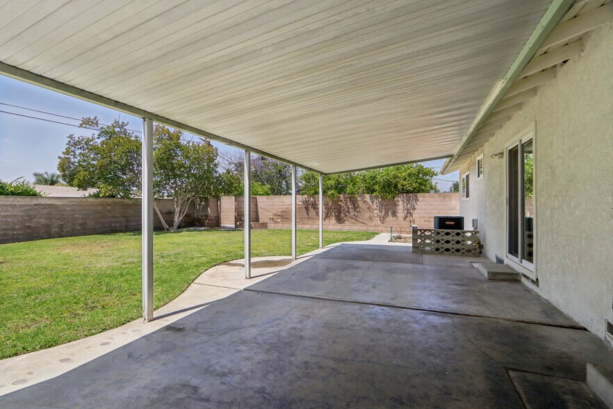 More Photos Of 17148 Stare St, Northridge Apartments For Sale