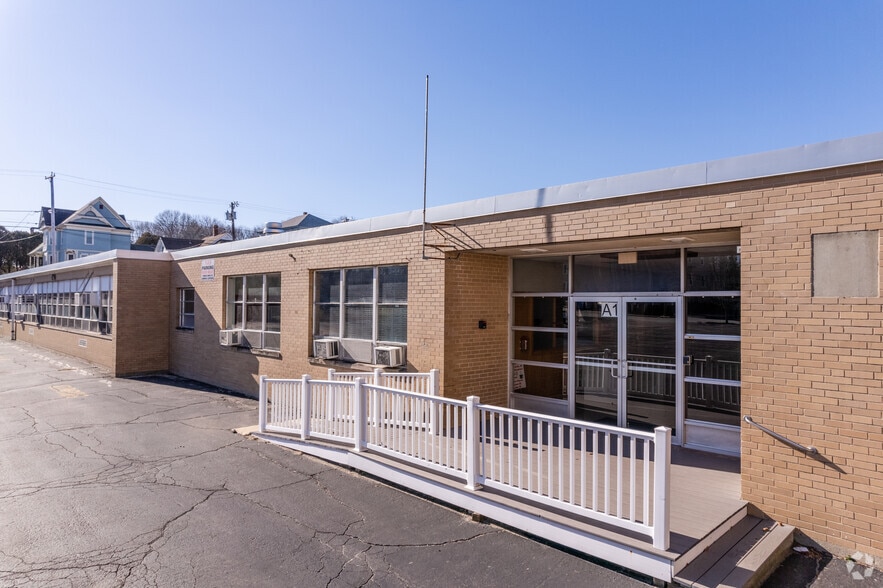 More Photos Of 33 Division St, Manville Schools For Lease