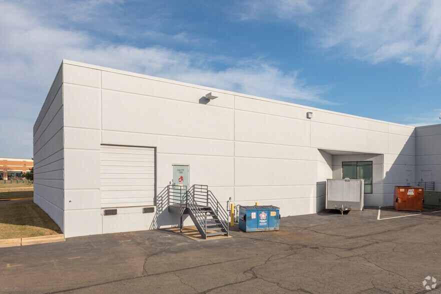 More Photos Of 44880 Falcon Pl, Dulles Unknown For Lease