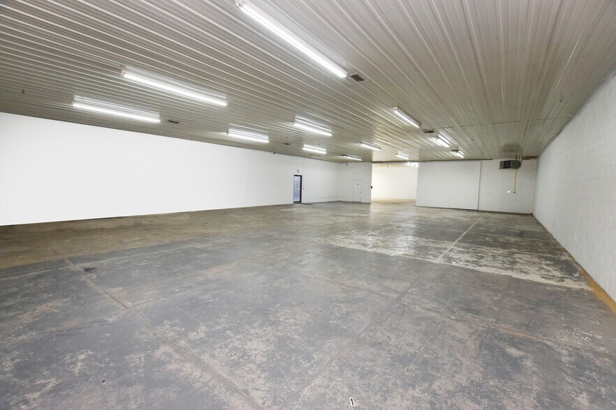 More Photos Of 5488 Richfield Rd, Flint Warehouse For Sale