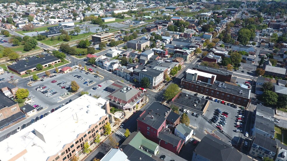More Photos Of 701 Cumberland St, Lebanon Storefront For Lease