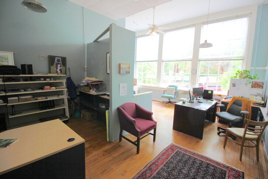 More Photos Of 217-219 W Beverly St, Staunton Storefront Retail Office For Sale