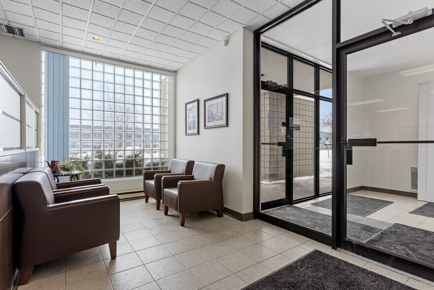 More Photos Of 1011 Polytek St, Ottawa Flex For Sale