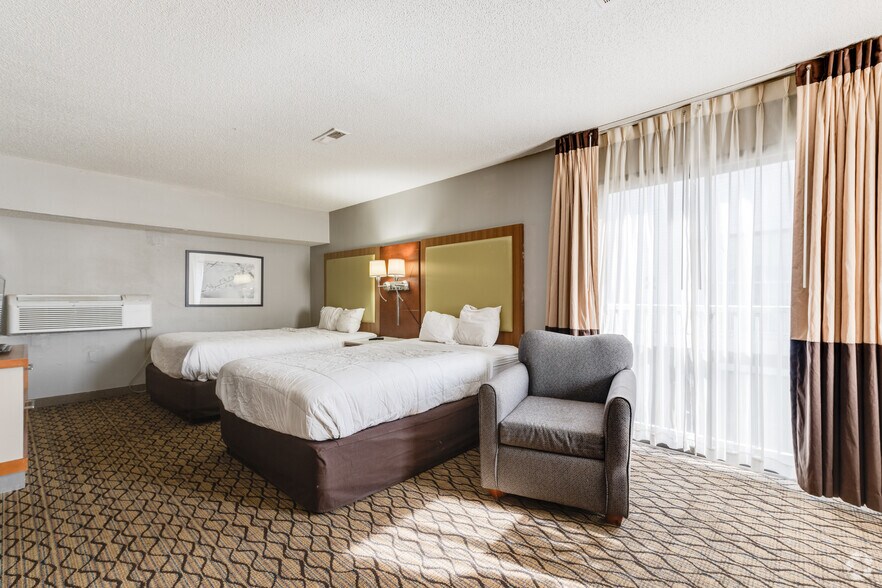 More Photos Of 4919 Lima Rd, Fort Wayne Hotel For Sale