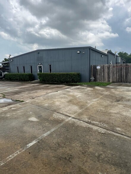 More Photos Of 14606 Sheraton St, Houston Warehouse For Sale