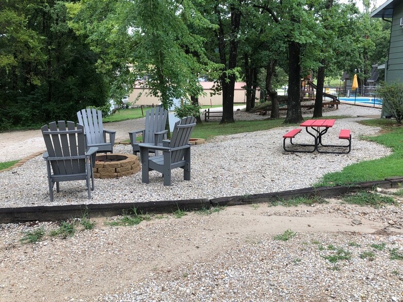 More Photos Of 4171 E US Highway 54, Linn Creek Trailer Camper Park For Sale