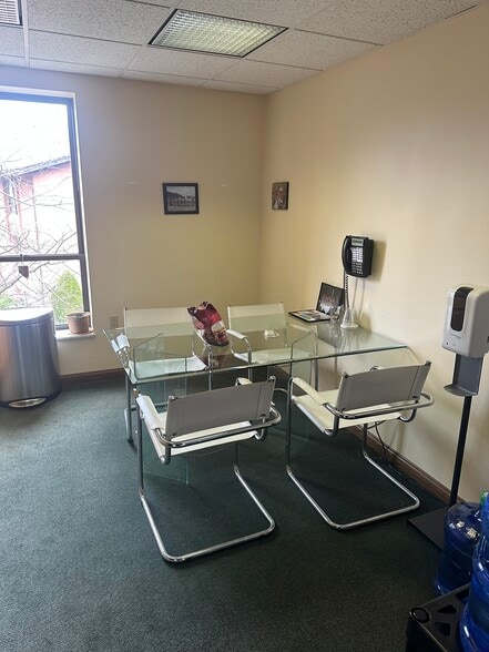 More Photos Of 708 McKnight Park Dr, Pittsburgh Office For Sale