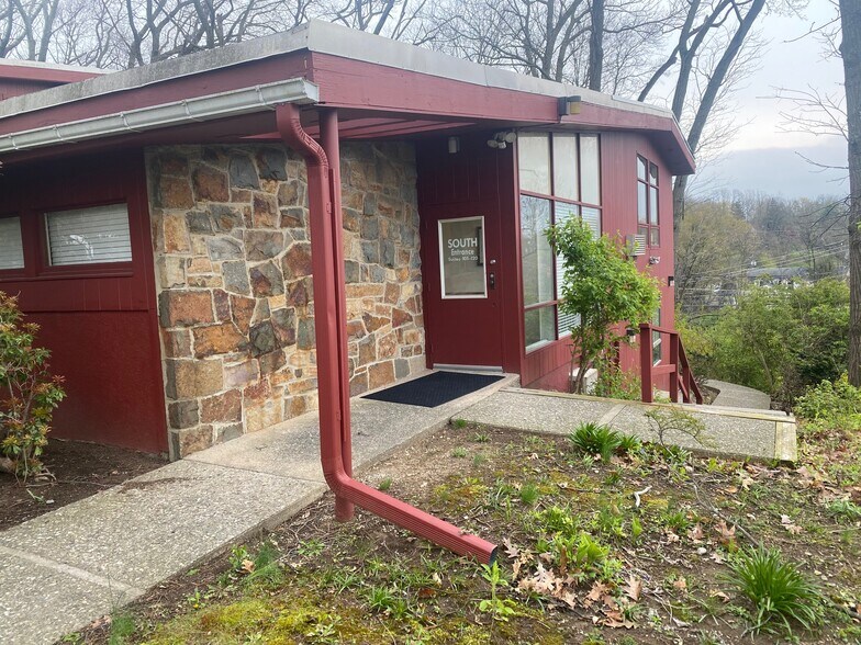 More Photos Of 3005 Brodhead Rd, Bethlehem Office For Sale