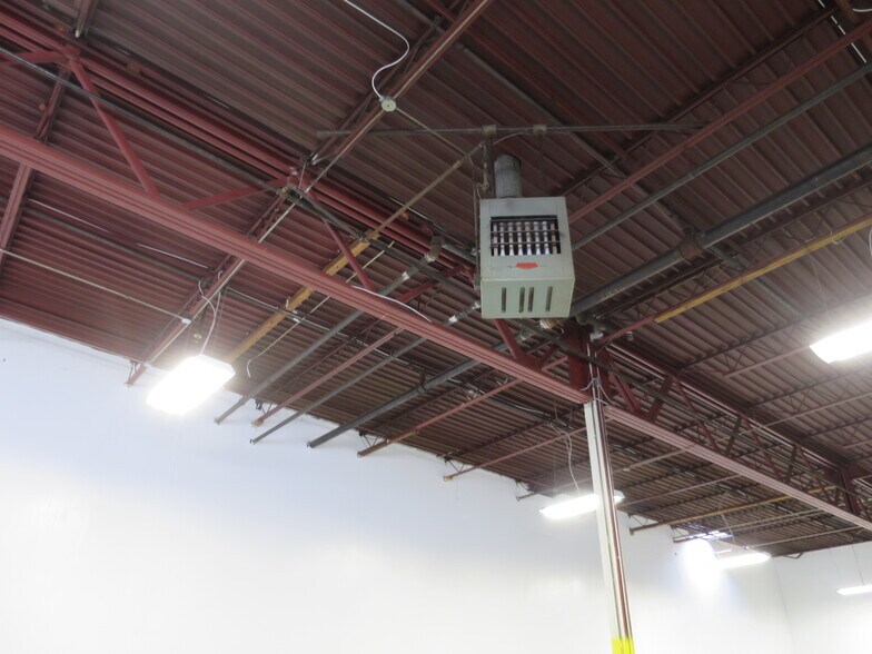 More Photos Of 845 E E.H. Crump Blvd, Memphis Warehouse For Sale