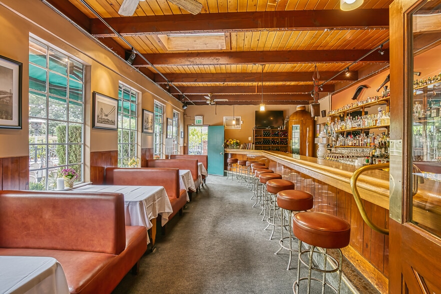More Photos Of 405 N San Pedro Rd, San Rafael Restaurant For Sale