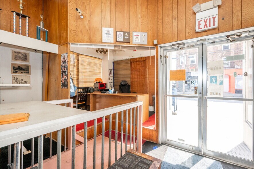 More Photos Of 6017-6019 Vine St, Cincinnati General Retail For Sale