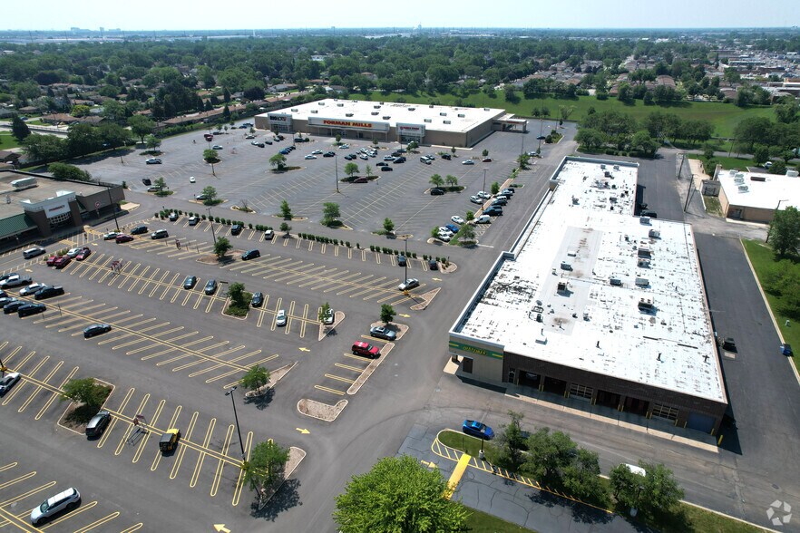 More Photos Of 10207 Grand Ave, Franklin Park Freestanding For Lease