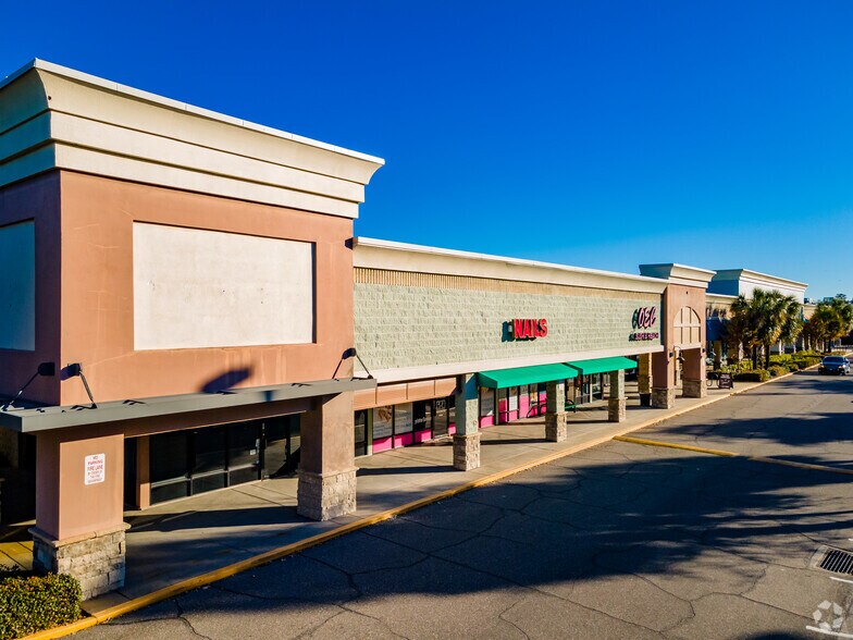 Primary Photo Of 13801-13847 Walsingham Rd, Largo General Retail For Lease