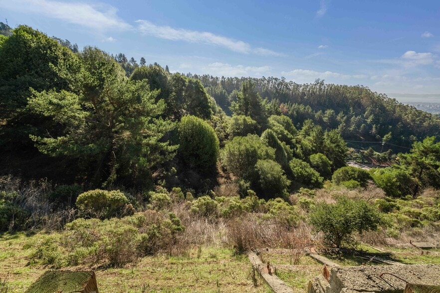 More Photos Of Tunnel Rd. & Broadway Tunnel Fwy, Oakland Land For Sale