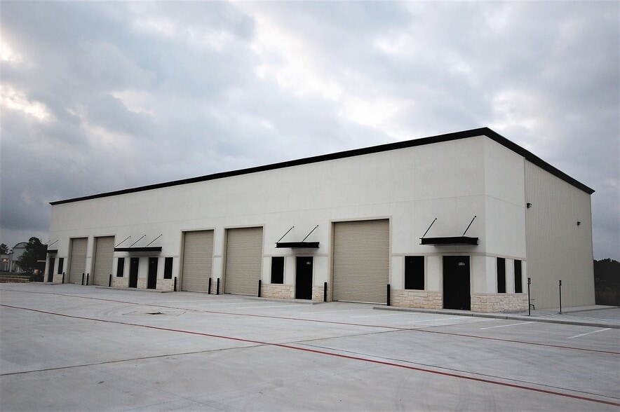 More Photos Of 950 FM 1960 Rd, Houston Warehouse For Lease