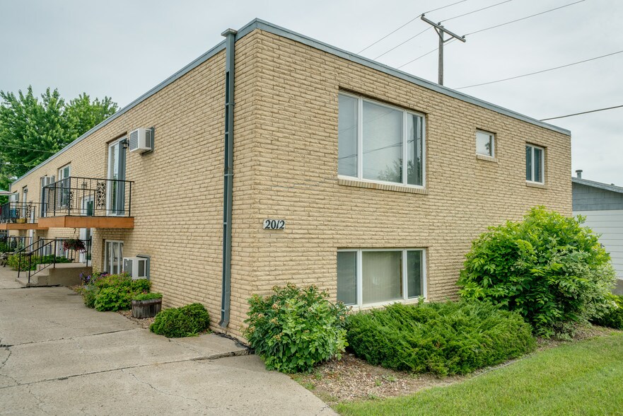1914 E Dv Ave