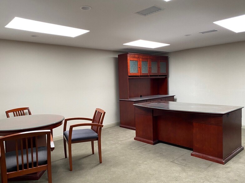 More Photos Of 4001-4011 W Point Loma Blvd, San Diego Unknown For Lease