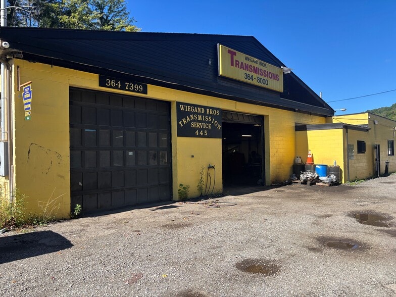Primary Photo Of 445 Rochester Rd, Pittsburgh Auto Repair For Sale