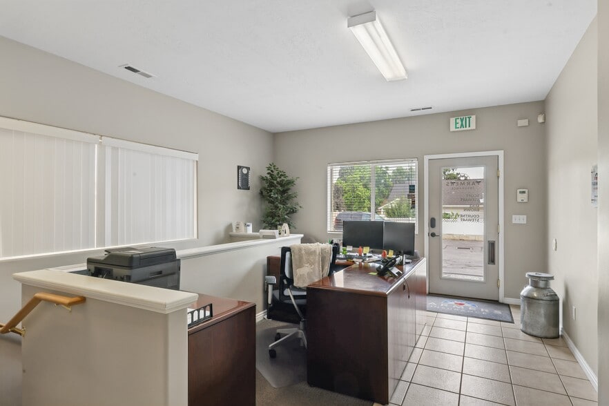 More Photos Of 177 E Fort Union Blvd, Midvale Office For Sale