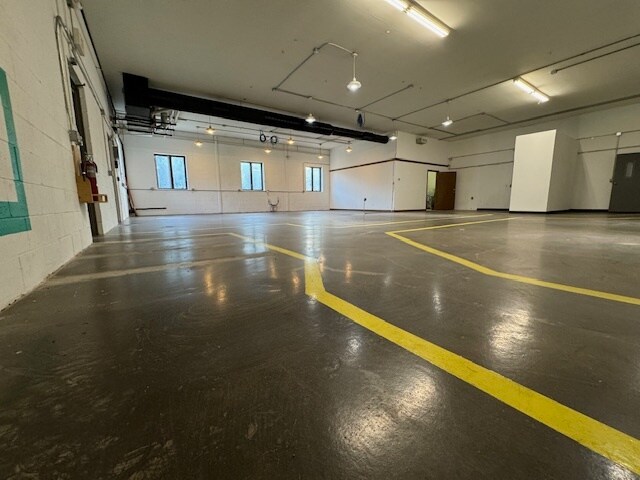 More Photos Of 8 Maple Dr, Monroe Warehouse For Lease