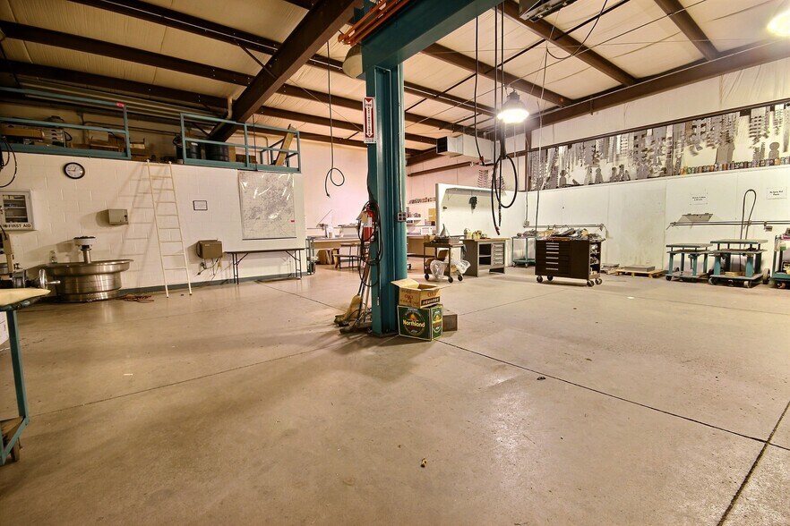 More Photos Of 1431 Production Rd, Fort Wayne Manufacturing For Sale