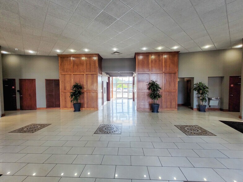 More Photos Of 4815 S Harvard Ave, Tulsa Office For Lease