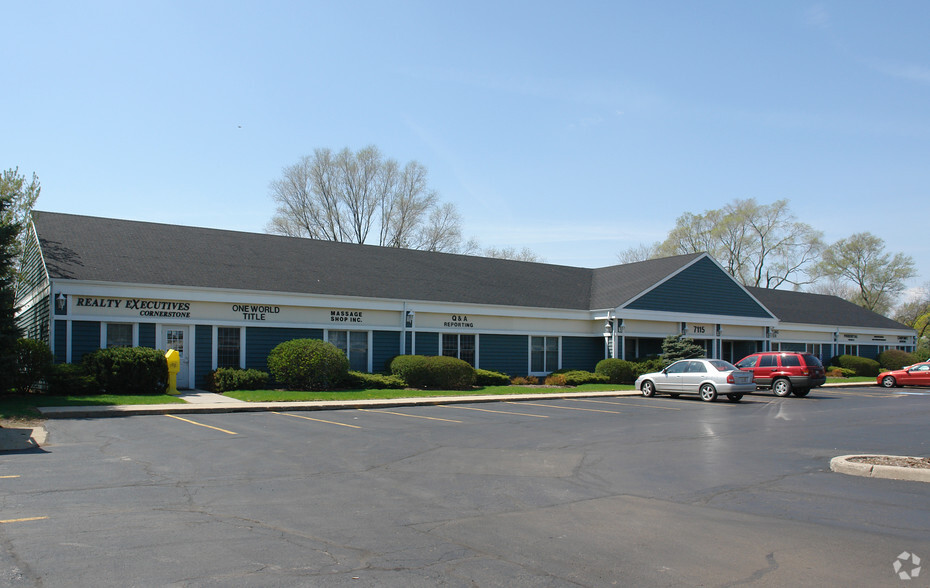 Primary Photo Of 7115 Virginia Rd, Crystal Lake Office For Lease