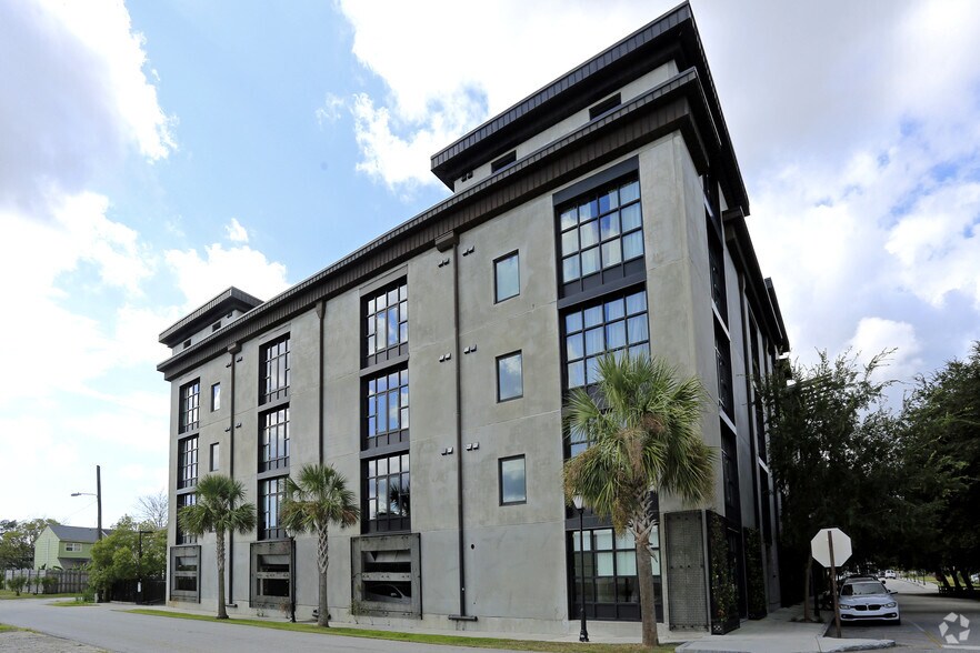 More Photos Of 1 Cool Blow St, Charleston Apartments For Lease