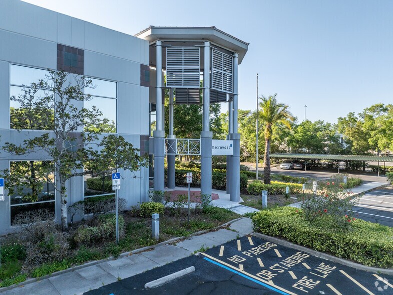 More Photos Of 1080 Greenwood Blvd, Lake Mary Light Distribution For Sale