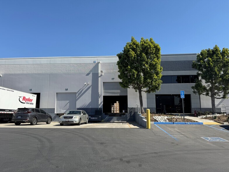 More Photos Of 12020 Woodruff Ave, Downey Warehouse For Lease