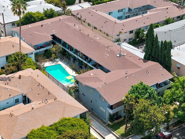 More Photos Of 1218 N Laurel Ave, West Hollywood Apartments For Sale