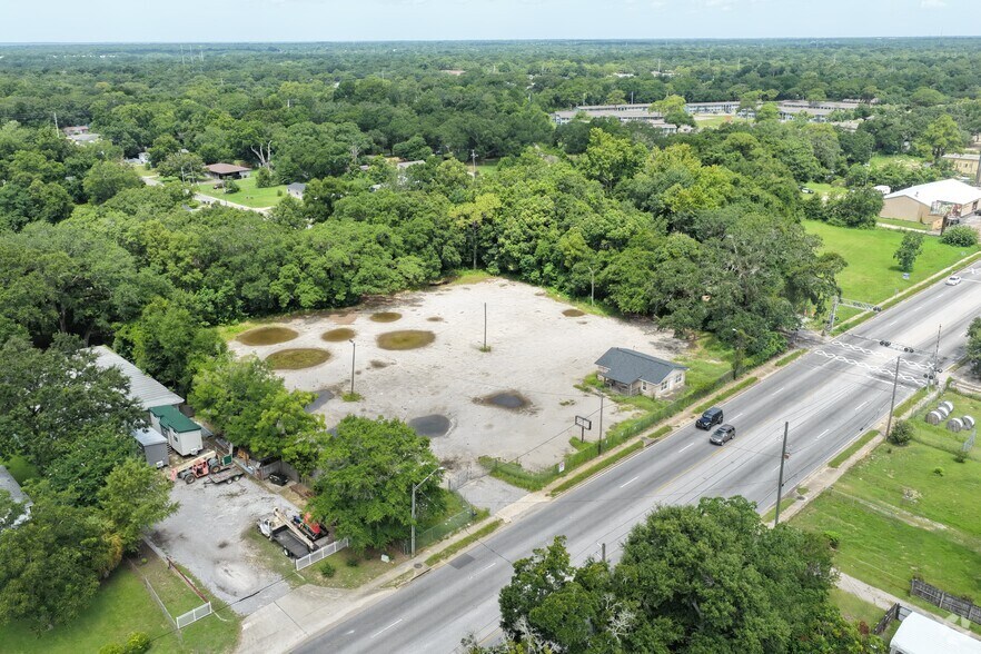 More Photos Of 3543 CR-453, Pensacola Office For Sale