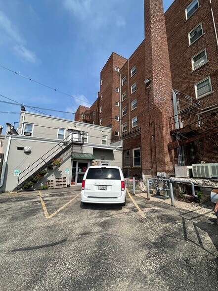 More Photos Of 103 E Maple Ave, Beaver Dam Apartments For Sale